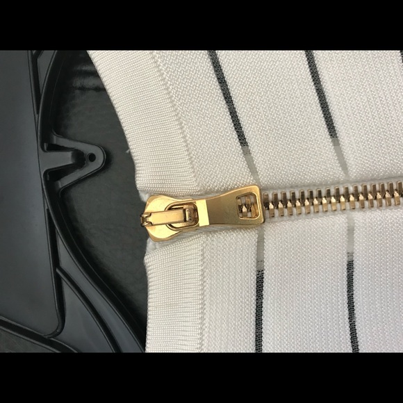 Balmain Deep V-Neck White Cocktail Knit Dress - Picture 6 of 6